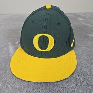 Nike True Hat Mens 7.5 Green Oregon Ducks Fitted Sportswear NCAA Football Casual